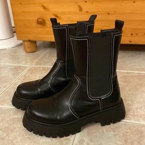 Grungy Modern Black Chelsea Boots